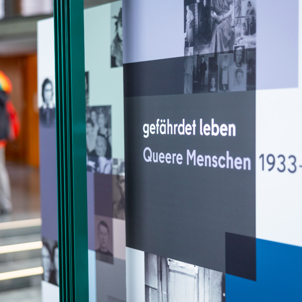Ausstellungseröffnung und Kuratorenführung